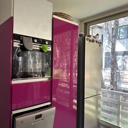 Spacious Flat In Seaside